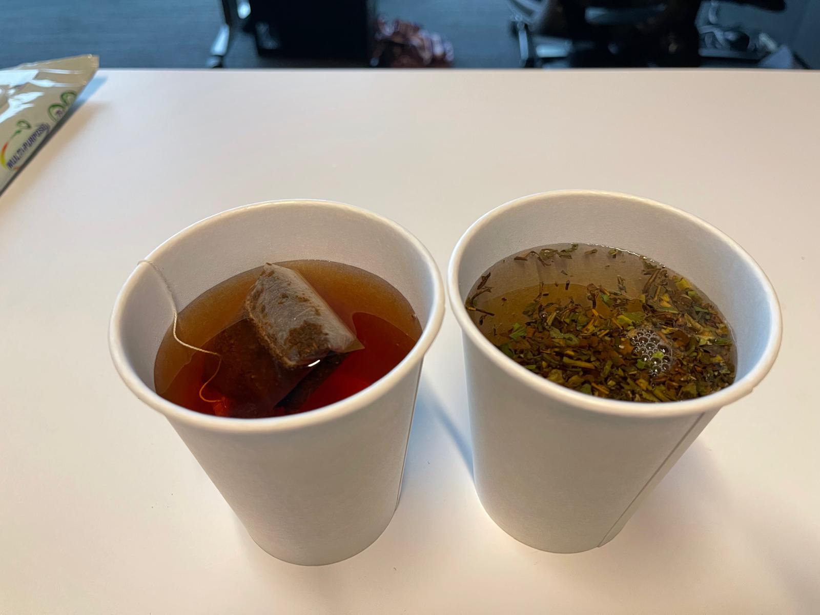 The two cups, 1 minute in